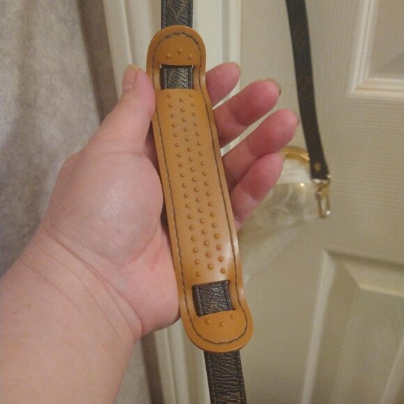 Louis Vuitton Adjustable Monogram Strap - Picture 6 of 10